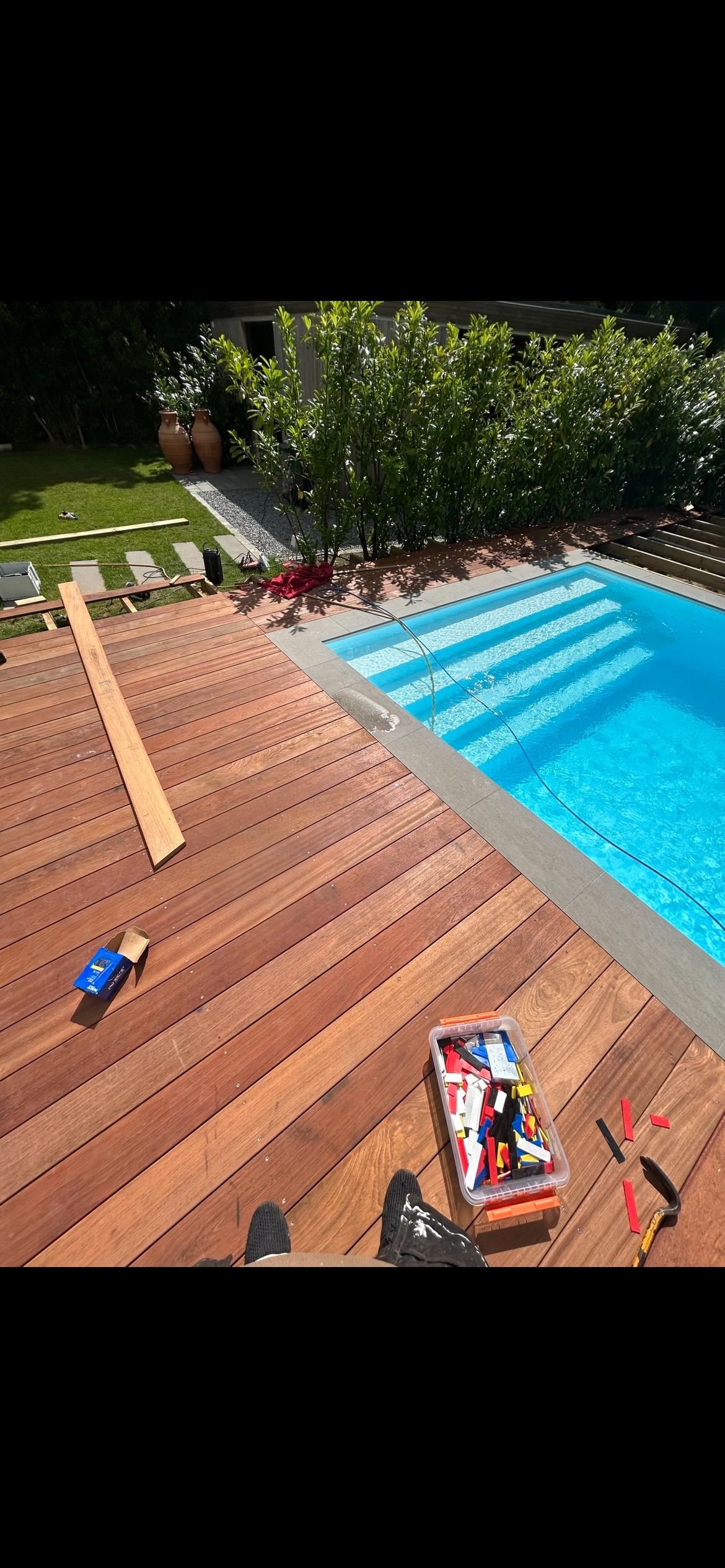 Ipe træterrasse ved pool – OvesenBeier